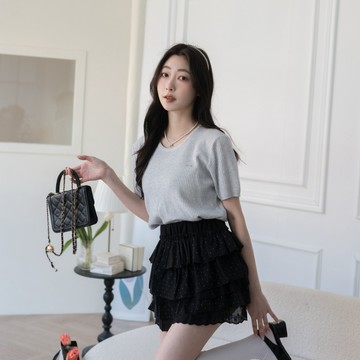 現貨~圓領小銀標針織坑紋短袖上衣【GJ275961】DesireShop
