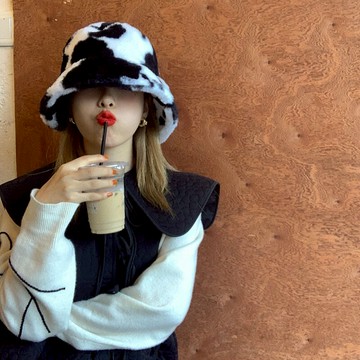 時髦奶牛漁夫帽女時尚復古鐘型盆帽水桶保暖毛絨冬季帽顯臉小