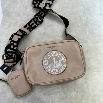 【卡爾｜全新】現貨 KARL LAGERFELD 相機包 二合一 圓餅 雙拉鍊 斜背包｜Little Bee 小蜜蜂精品