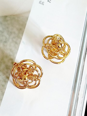 vintage jewelry  Trifari 經典金絲山茶花 夾式耳環