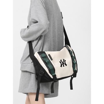 時尚潮流單肩背包學生郵差包男日系斜挎包包女大容量運動工裝包