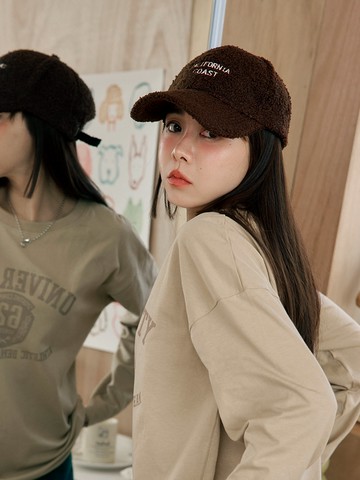 保暖羊羔毛英文刺繡棒球帽