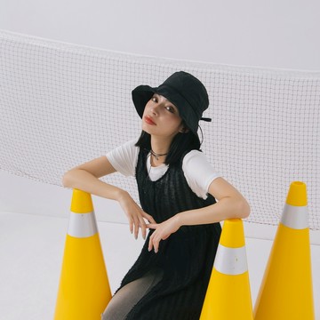 QUEENSHOP_ S 女裝 正韓 簡約大帽沿綁帶漁夫帽 兩色售 現+預  【07020971】