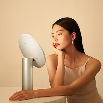 愛美必備【AMIRO Oath】 全新第三代 自動感光 LED化妝鏡(國際精裝彩盒版) - 雲貝白 化妝 完美妝容 美麗 送女友 生日禮 情人節禮物 閨蜜禮