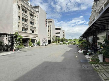 仁武臨路大面寬併排雙車位孝親房透天｜高雄市仁武區永和一街