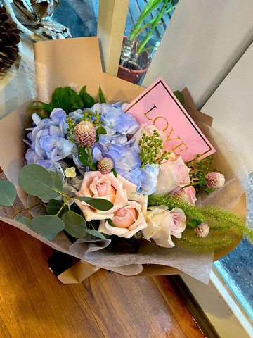 柔情傾訴心意 鮮花花束