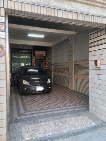 鳳翔學區中正預校特區臨路精品車墅｜高雄市鳳山區誠愛路