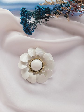 美國西洋古董飾品 / 復古牛奶白釉質花螺旋花瓣胸針/別針古董首飾