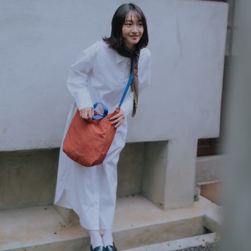 【SS26全新Roamer系列】NOEL 雙面兩用斜背包 (銹橙色/ 鈷藍色)