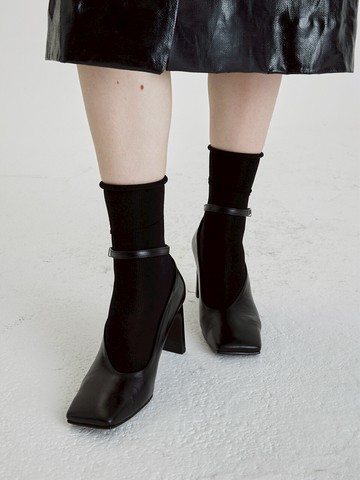 PLUMP STRAP HEEL BLACK