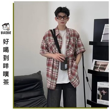 男生休閒短袖襯衫 寬鬆落肩版型 夏季韓系上衣 日系簡約穿搭 百搭襯衫外套 開襟罩衫 學生男裝 潮流穿搭 男友風襯