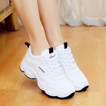 2025新款秋季小白鞋老爹百搭運動初中學生板鞋女跑步旅游球鞋韓版