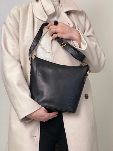 【 日本直送 名牌中古包 】GUCCI 古馳 側背包 黑色 皮革 vintage 古著 經典 2f8yuj