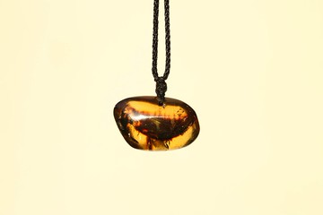 【琥珀系列】隨形手磨緬甸琥珀 墜飾 9 (請閱讀置頂描述)