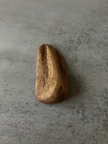 【重油老料生聞香】柬埔寨菩薩沉香 手把件 A10(19克)送收納袋/架