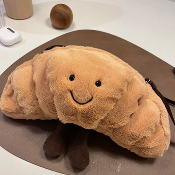 C家新品趣味牛角包可頌背包玩偶斜挎包掛件毛絨玩具公仔