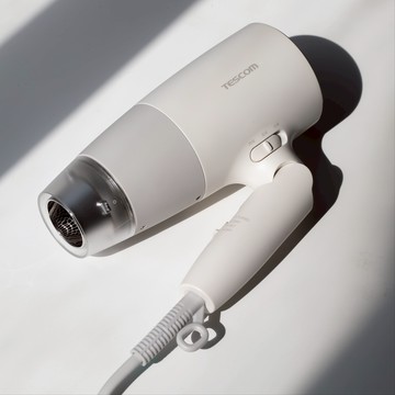 【TESCOM】輕巧大風量吹風機-晨曦白   (TD550ATW)