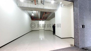 台北橋旁捷運五分鐘稀有店面(出租中)｜新北市三重區福德南路