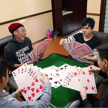 🃏巨型創意撲克牌｜2-24倍超大尺寸 派對遊戲首選 🎉大撲克牌 超大巨型創意撲克 耍大牌大撲克