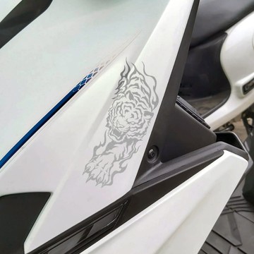 下山虎 猛虎 老虎 車貼 反光貼紙 機車貼紙 汽車貼紙 防水貼紙 銀白色 細膩簍空線條 防水耐曬 反光屋FKW