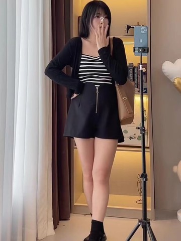 【Plump】 中大尺碼女裝 微胖穿搭 大尺碼女裝秋季胖妹妹長袖開襟衫吊帶抹胸上衣高腰短褲三件套ins  秋冬套裝