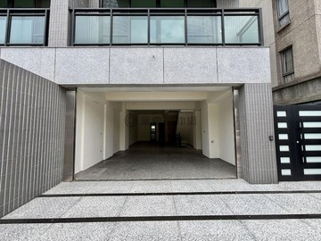 八展首富｜正松竹路大地坪面寬全新電梯店墅｜價格好談｜台中市北屯區松竹路一段