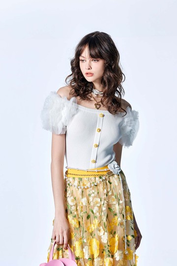 金菊亮黃色鈕釦上衣