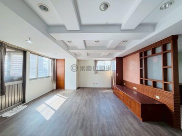 美術園道旁次頂樓超美景觀戶｜台中市西區五權路