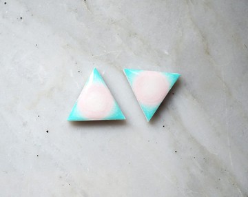 玫瑰色浪漫暈染 百搭極簡三角形 抗敏耳針 無痛耳夾