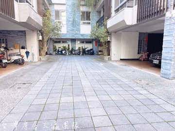 太原綠園道邊間大面寬雙車電梯別墅｜台中市北區梅川西路三段