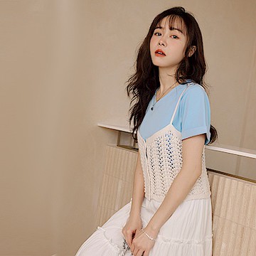 OB嚴選-素色V領反摺袖棉質短袖上衣《AB20098-》