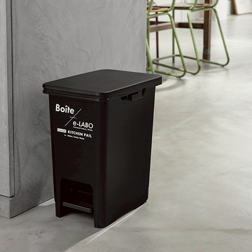 日本 LIV PLUS Boite 踩踏式垃圾桶 20L - 黑色