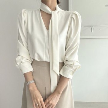 MOCO韓國chic法式優雅氣質V領綁帶飄帶光澤感長袖襯衫