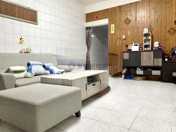 德民商圈|右昌公園|可改車庫漂亮美透天｜高雄市楠梓區藍昌路