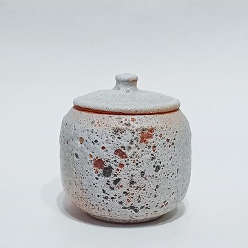 小茶倉_志野釉_橘白色火山岩肌理