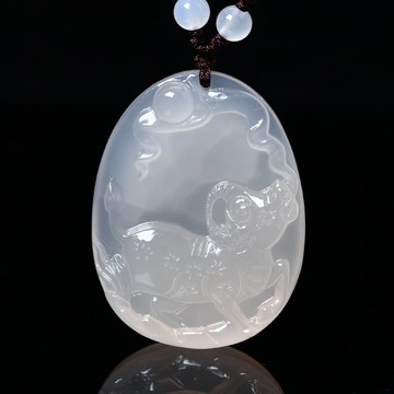 鴻悅白玉髓吉祥物吉牛天助-生肖雞男女款吊墜