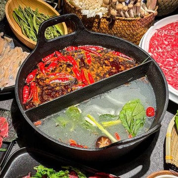 山野風同款鐵鍋云南菌菇貴州酸湯火鍋鍋具鴛鴦鑄鐵鍋爐灶通用