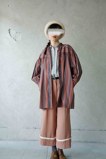 尋寶古著-魔幻紫紅色直紋澎袖復古光澤感長版外套