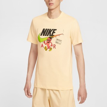 S.G NIKE  NSW TEE OC MED GFX SEGB 米黃 HQ9259-114 短袖上衣 男 中性款