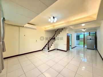 仁化商圈有孝親房車庫別墅近74匝道交通便利｜台中市大里區善化路