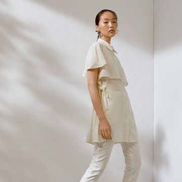 層次感腰間抽繩長版襯衫 /象牙白