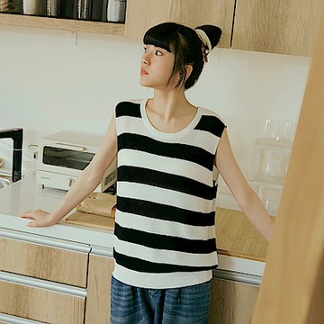 OB嚴選-舒涼冰爽絲撞色條紋後挖洞背心《FA2956-》