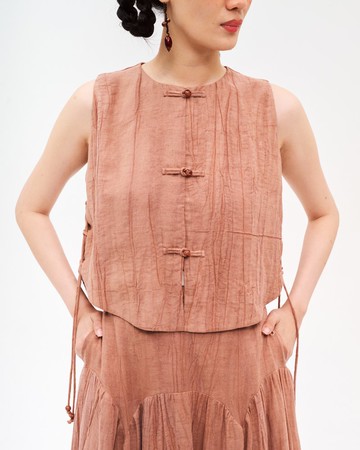 女款：茶道背心 (枸杞紅)