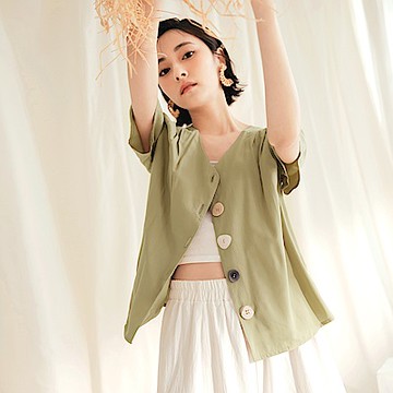 OB嚴選-V高顏值．V領造型不規則釦開襟上衣