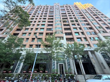 美術館近輕軌｜羅浮宮｜高樓採光大四房平車｜高雄市鼓山區美術東一路