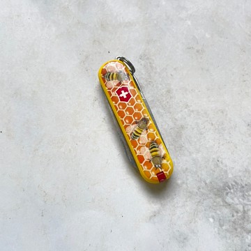 [沐沐屋] VICTORINOX 維氏 經典七用限量印花 58MM瑞士刀 消失的蜜蜂