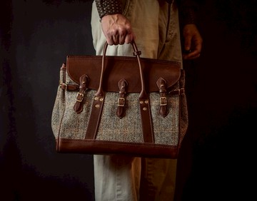 Well-Dressed Satchel Limited Edition Harris Tweed 羊毛布料款