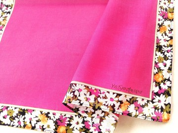 Yves Saint Laurent 古董手帕 花卉邊飾 19 x 19 英吋