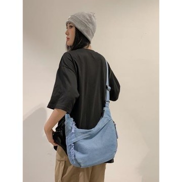 跨境休閑牛仔布單肩斜挎包2025新款百搭通勤腋下餃子包托特包外貿