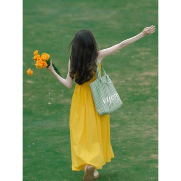 (免運)云南大理新疆草原海邊度假旅游穿搭拍照巨好看黃色吊帶連衣裙女夏